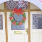 Dolls House Christmas Wreath Miniature Door Decoration Berries and Flowers 1:12 Scale