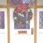 Dolls House Christmas Wreath Red and Gold Stars Noel Miniature Door Decoration 1:12 Scale