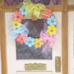Dolls House Wreath Miniature Door Decoration Flowers and Bows 1:12th Scale