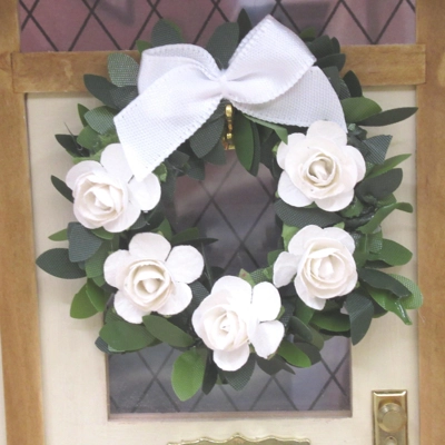 Dolls House Wreath White Roses Miniature Door Decoration 1:12 Scale