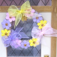 Dolls House Wreath Flowers and Bows 1:12th Scale Miniature Door Decoration