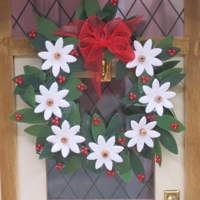 Dolls House Christmas Wreath Miniature White Flowers Berries and Red Organza Bow 1:12 Scale