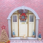 Dolls House Christmas Wreath with a Red Gold Bead Garland & Flowers Miniature Door Decor 1:12 Scale