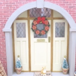 Dolls House Christmas Wreath with a Red Gold Bead Garland & Flowers Miniature Door Decor 1:12 Scale