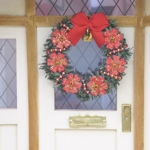 Dolls House Christmas Wreath with a Red Gold Bead Garland & Flowers Miniature Door Decor 1:12 Scale