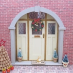 Dolls House Christmas Wreath Red and Gold Stars Noel Miniature Door Decoration 1:12 Scale