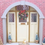 Dolls House Christmas Wreath Red and Gold Stars Noel Miniature Door Decoration 1:12 Scale