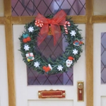 Dolls House Christmas Wreath Miniature Door Decoration 1:12 Scale