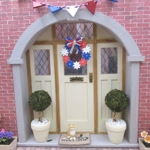 Dolls House Wreath Red Blue and White Miniature Door Decoration 1:12 Scale