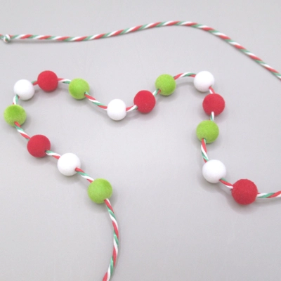 Dolls House Christmas Pom Pom Garland Red White & Green 1:12 Scale Decoration