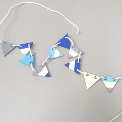 Dolls House Bunting Miniature Seaside Beach House Hut 10 Wood Flags 1:12 Scale