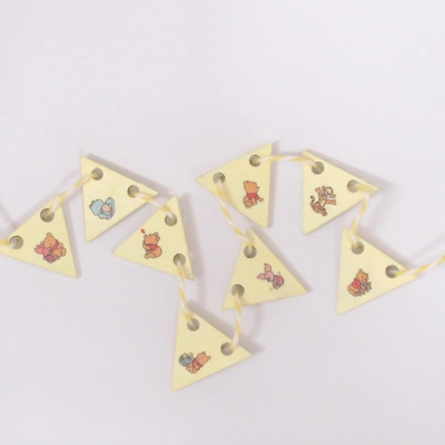 Dolls House Nursery Bunting Winnie the Pooh 8 Miniature Wood Flags 1:12 Scale