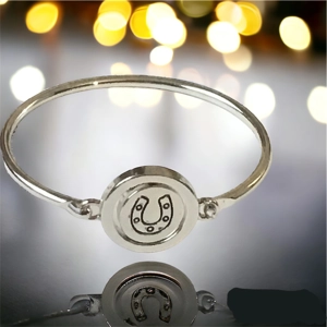 HorseShoe Charm Horse Bracel..