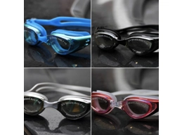 Dr Smiths - Unisex UV Sheilf, Anti-Fog Swimming Goggles and Carry Case