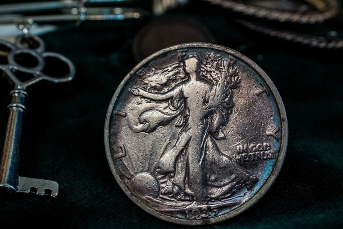 Hermes' Living Coin of Mystery