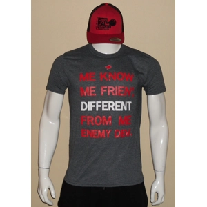 ME KNOW ME FRIEN' graphic t-shirt