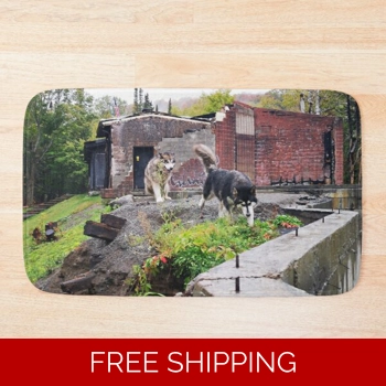 Le Studio Bath Mat Dogs 2019