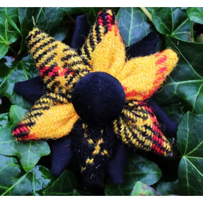 Loud Macleod of Lewis Tartan Check Harris Tweed & Black Velvet Corsage Brooch