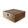 Holzkiste mit Luxus Dekanter und Whisky Stein