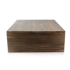 Holzkiste mit Luxus Dekanter und Whisky Stein