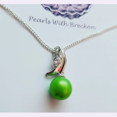 Season Twist Pendant