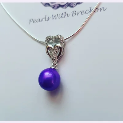 Loves Shadow Pendant