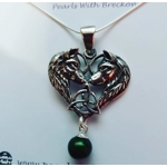 Wolfs Love Pendant