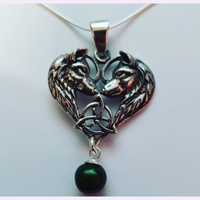 Wolfs Love Pendant