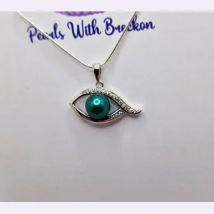 Eye's Flick Pendant