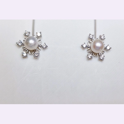 Snowflake Stud Earrings