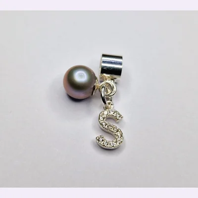 'S' Charm