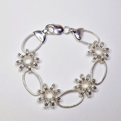 Daisy Chain Bracelet