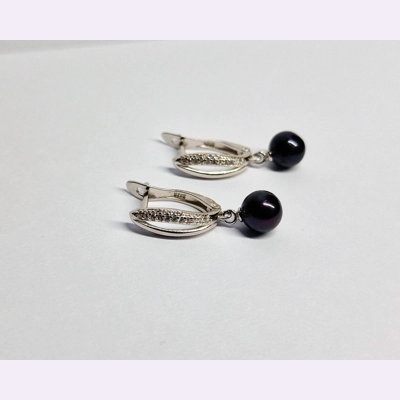 Leaf Snap Back Earrings