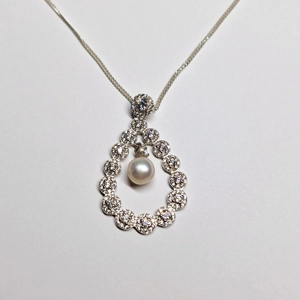 Opulent Lustre Pendant