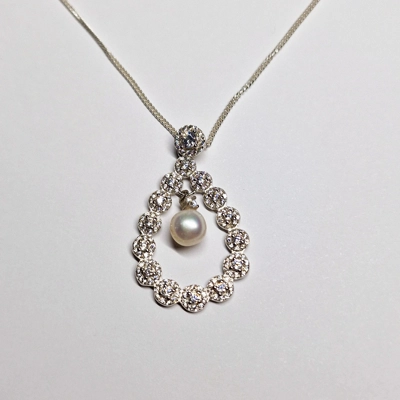 Opulent Lustre Pendant