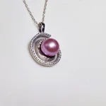Quenelle Pendant