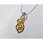 Pea Pod Three Pendant