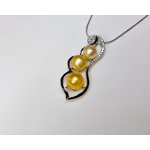 Pea Pod Three Pendant