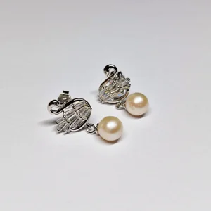 Queen's Bird's Earrings