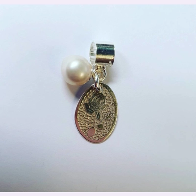 Paint The Roses Charm