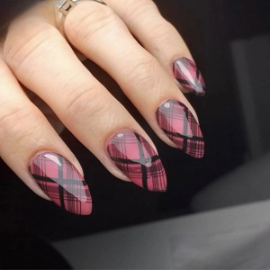 NOT QUITE RIGHT Dixie Plates Plenty of Plaid Mini Plate