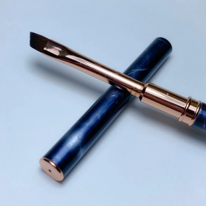 Dixie Angled Clean Up Brush