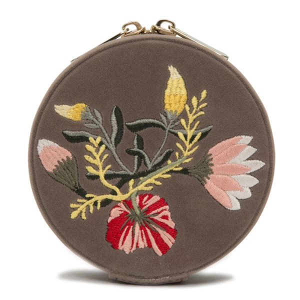 Zoe Travel Round 393213