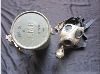 Original German captured Wehrmacht gas mask WW2
