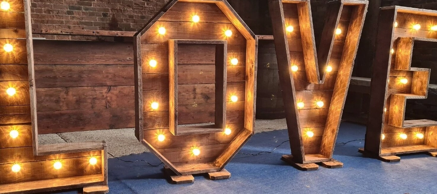 Light up LOVE sign hire