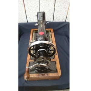 Singer 99k hand crank