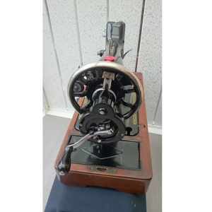 Singer 99k hand crank