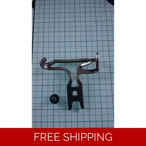 Singer 28k shuttle carrier with fixing screw 8321