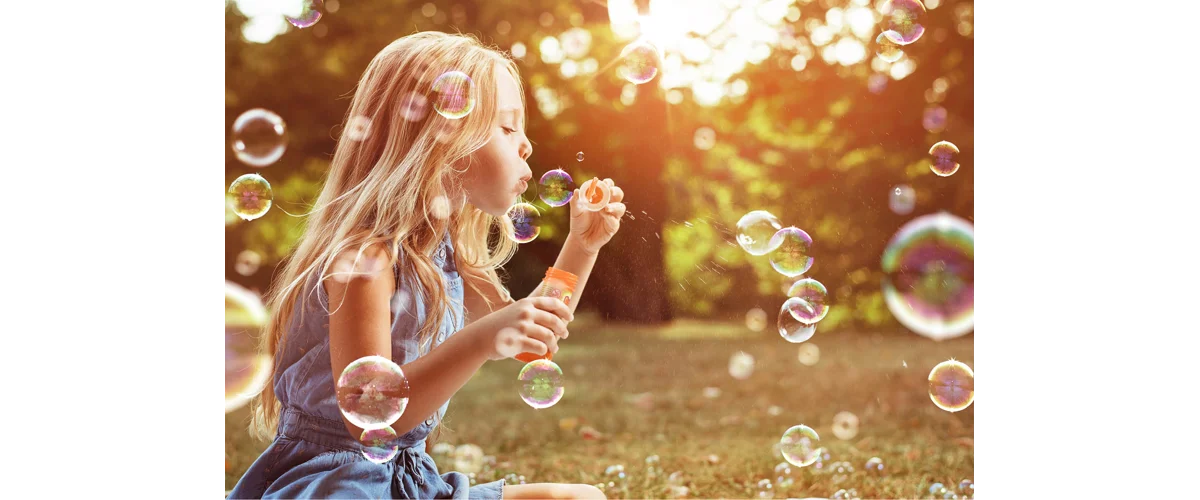 Why Kids Love Bubble Tubs and Blowing Bubbles