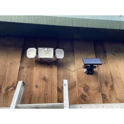 Yard / stable light